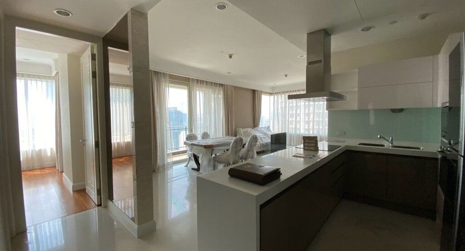 For rent 3 bedrooms condo in Pathum Wan, Bangkok
