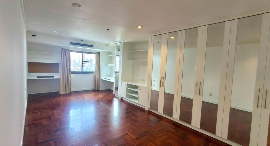For rent 4 ベッドルーム condo in Watthana, Bangkok