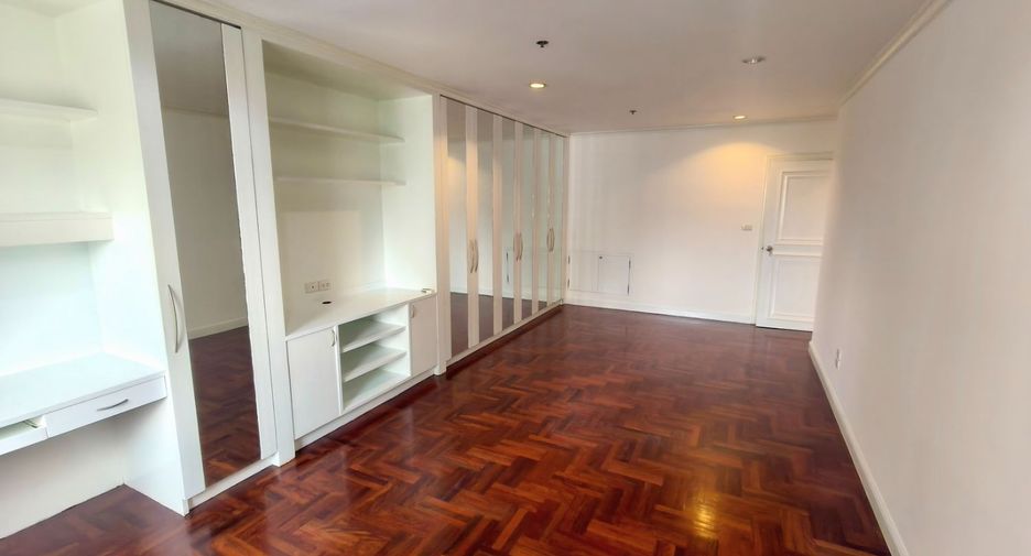 For rent 4 ベッドルーム condo in Watthana, Bangkok