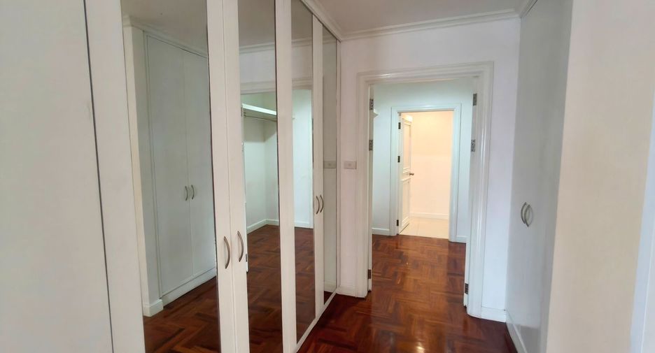For rent 4 ベッドルーム condo in Watthana, Bangkok