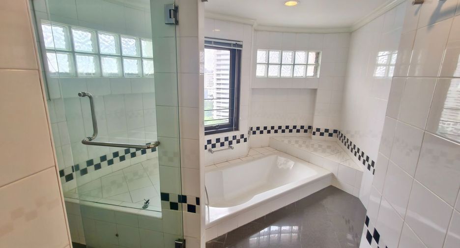 For rent 4 ベッドルーム condo in Watthana, Bangkok