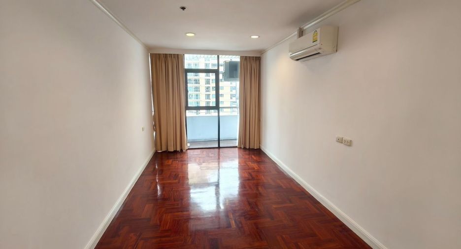 For rent 4 ベッドルーム condo in Watthana, Bangkok