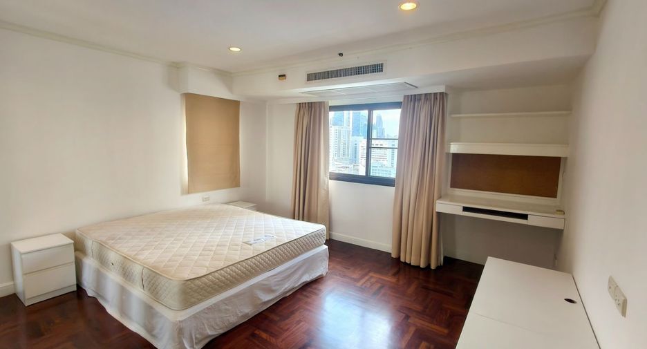 For rent 4 ベッドルーム condo in Watthana, Bangkok