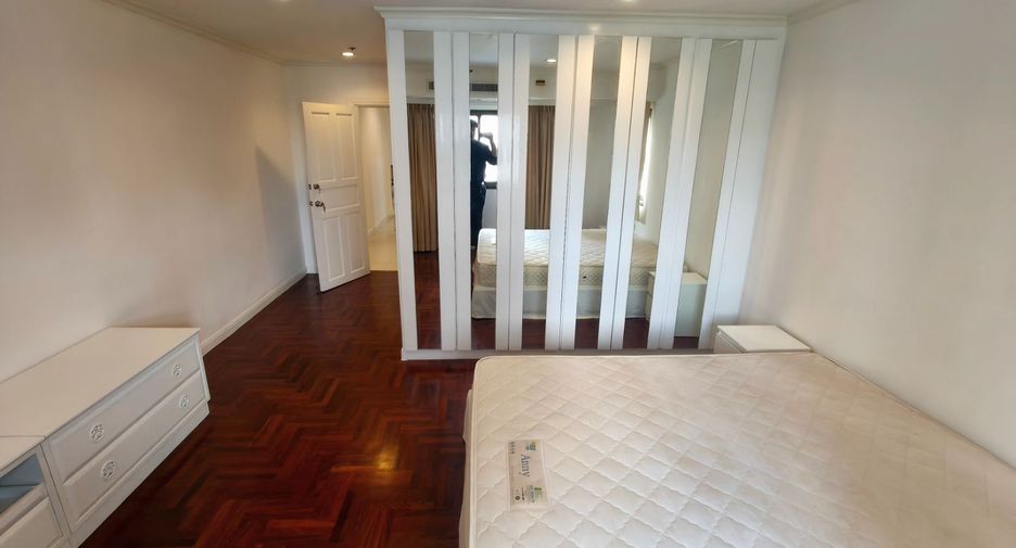 For rent 4 ベッドルーム condo in Watthana, Bangkok