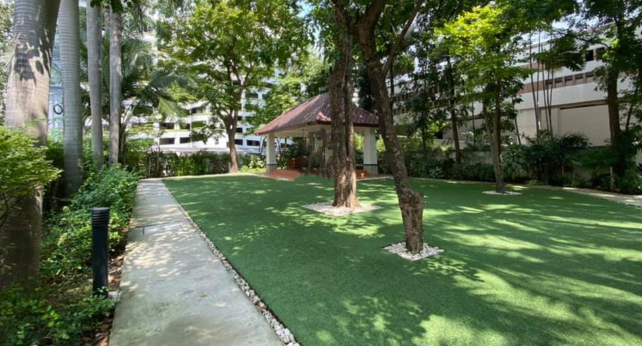 For rent 4 ベッドルーム condo in Watthana, Bangkok