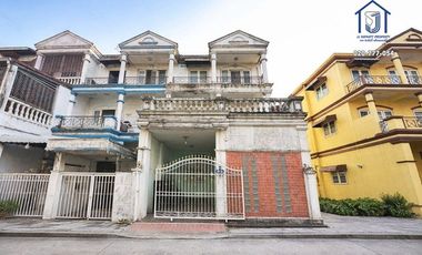 À vendre 3 chambres maison de ville à Bueng Kum, Bangkok