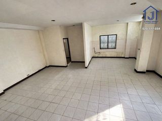 Casa adosada en venta de 3 habitaciones en Bueng Kum, Bangkok