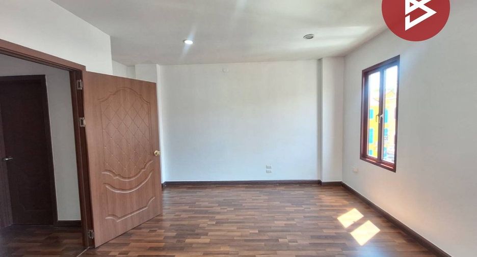 Gewerbefläche zum Kauf mit 3 Zimmer in Bang Khen, Bangkok