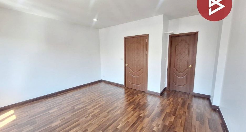 Gewerbefläche zum Kauf mit 3 Zimmer in Bang Khen, Bangkok