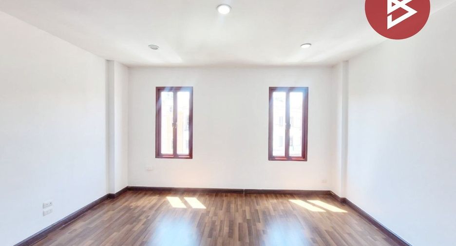 Gewerbefläche zum Kauf mit 3 Zimmer in Bang Khen, Bangkok