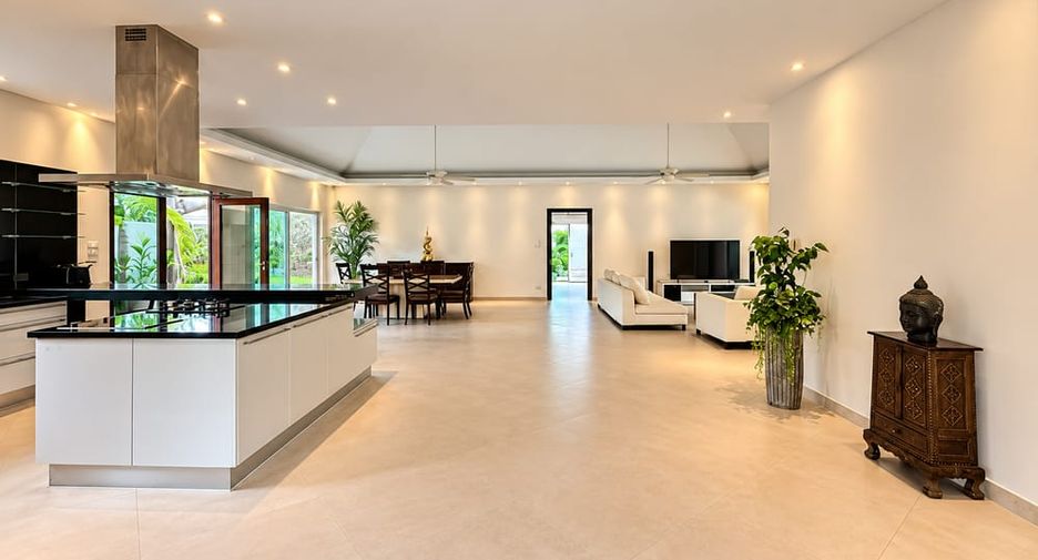 For rent 3 bedrooms villa in Bang Lamung, Chonburi