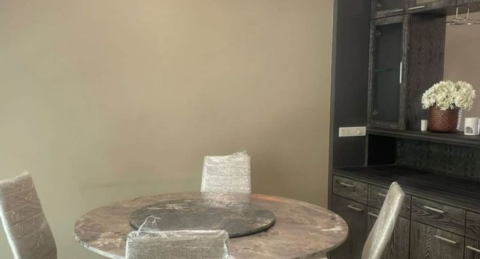 出租 3 卧室 联排别墅 在 Bang Kapi, 曼谷
