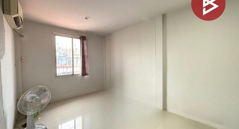 For sale 3 bedrooms townhouse in Bang Len, Nakhon Pathom