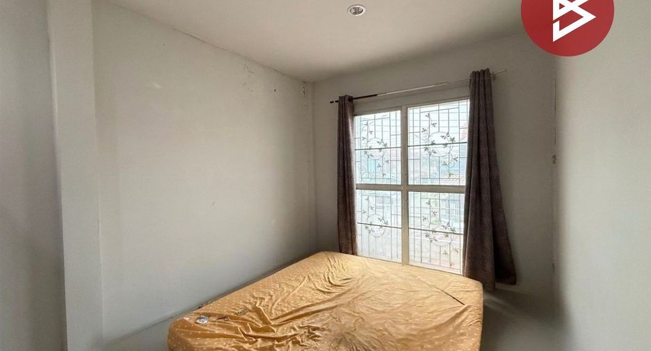 For sale 3 bedrooms townhouse in Bang Len, Nakhon Pathom