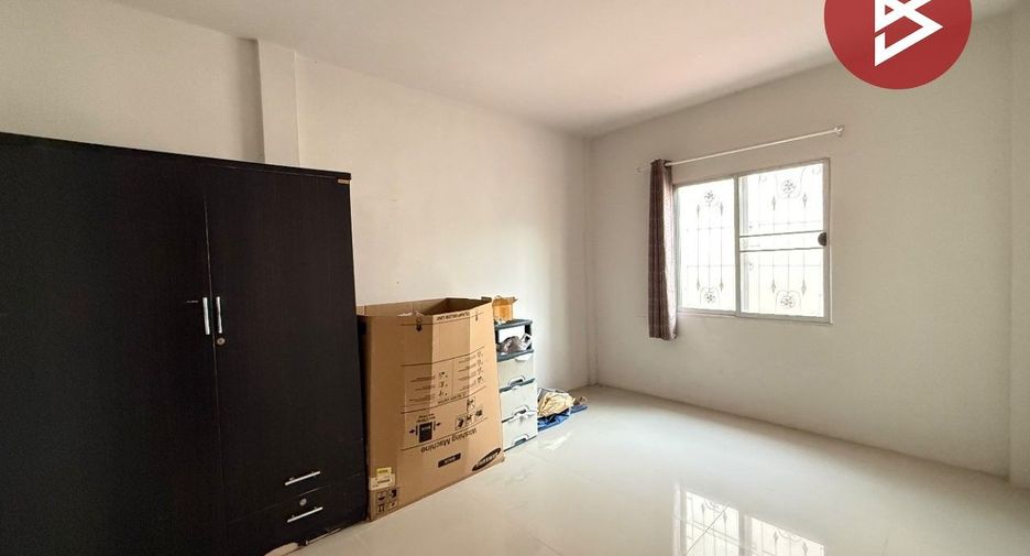 For sale 3 bedrooms townhouse in Bang Len, Nakhon Pathom