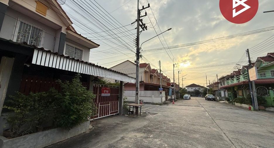For sale 3 bedrooms townhouse in Bang Len, Nakhon Pathom