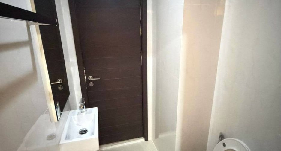 For rent 1 bed condo in Huai Khwang, Bangkok