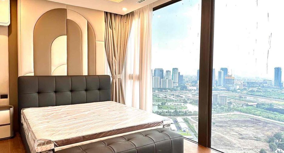 À louer 3 chambres condo à Huai Khwang, Bangkok