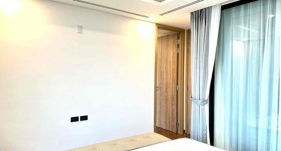 À louer 3 chambres condo à Huai Khwang, Bangkok