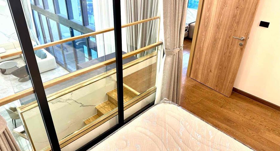 À louer 3 chambres condo à Huai Khwang, Bangkok