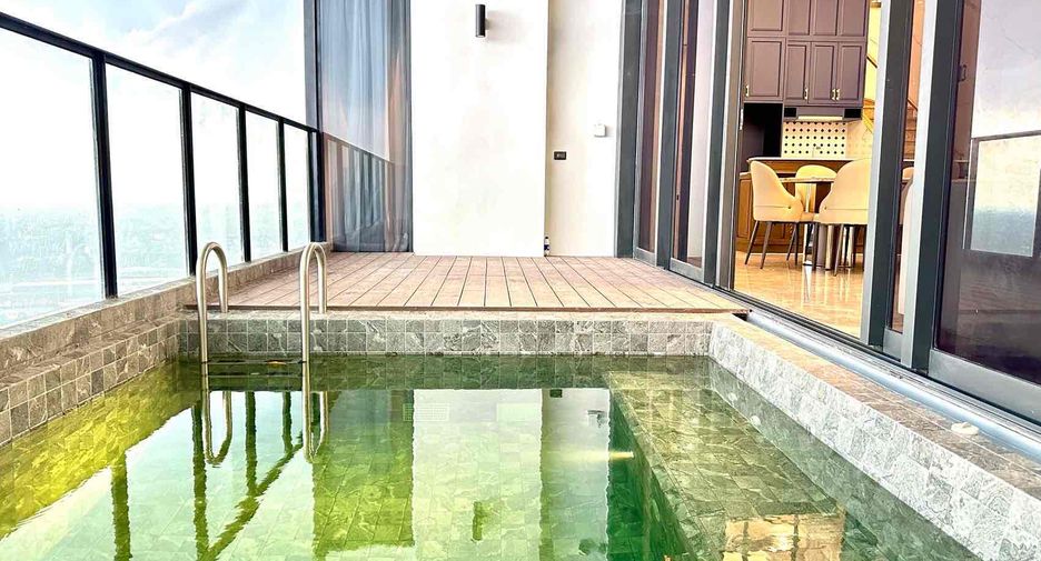 À louer 3 chambres condo à Huai Khwang, Bangkok