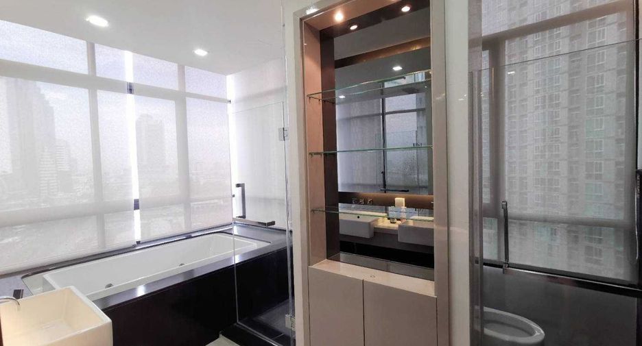 For rent 2 ベッドルーム condo in Huai Khwang, Bangkok