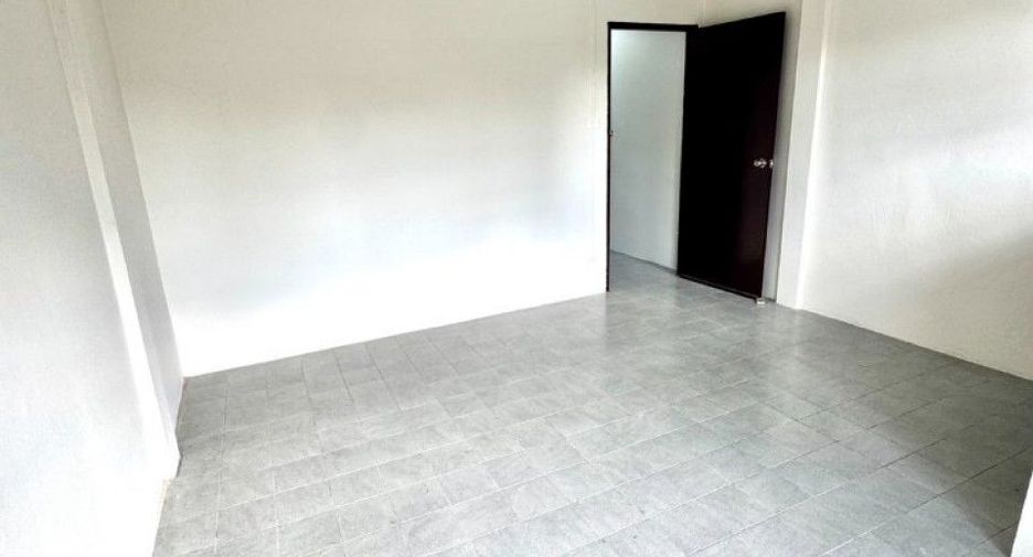 For sale 2 bedrooms townhouse in Don Mueang, Bangkok