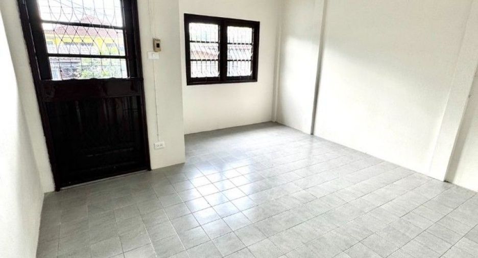 For sale 2 bedrooms townhouse in Don Mueang, Bangkok