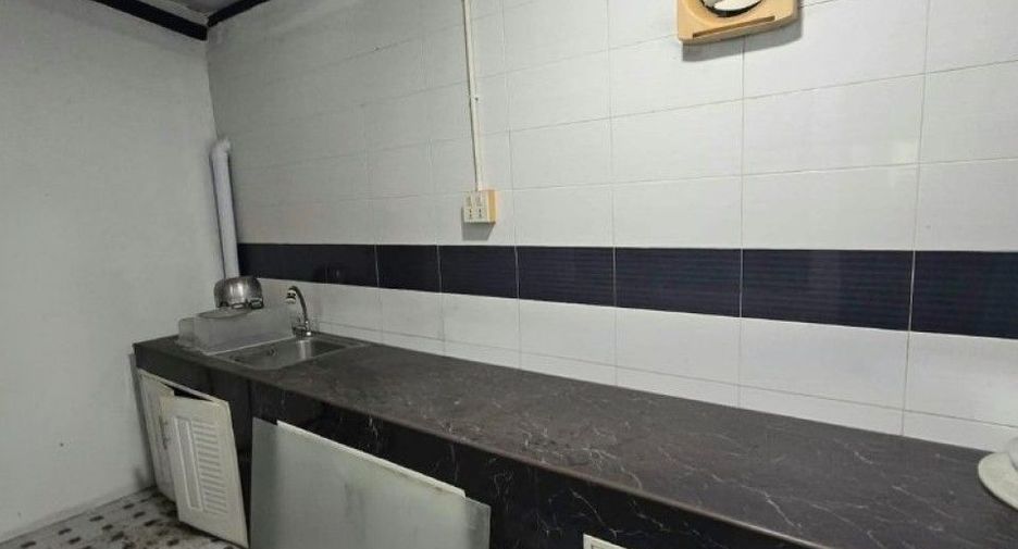 For sale 2 bedrooms townhouse in Don Mueang, Bangkok