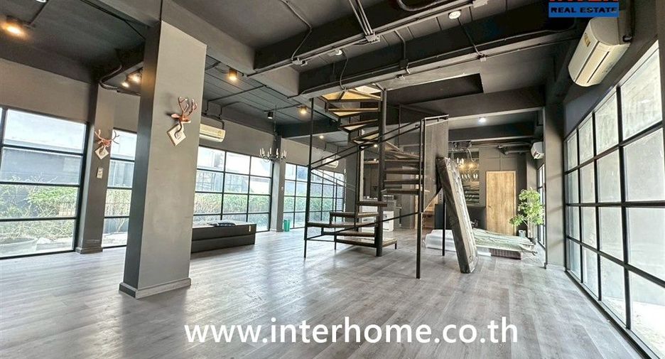 Local comercial en venta de 4 habitaciones en Pak Kret, Nonthaburi