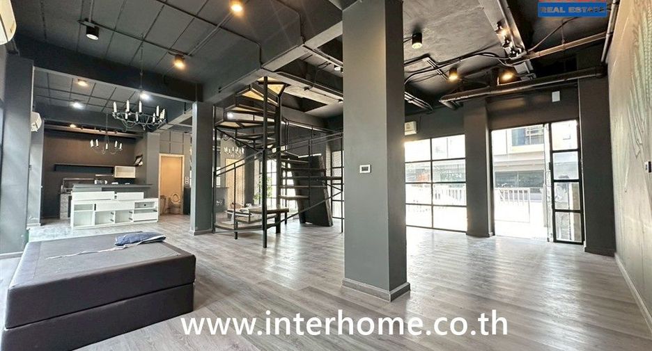 Local comercial en venta de 4 habitaciones en Pak Kret, Nonthaburi