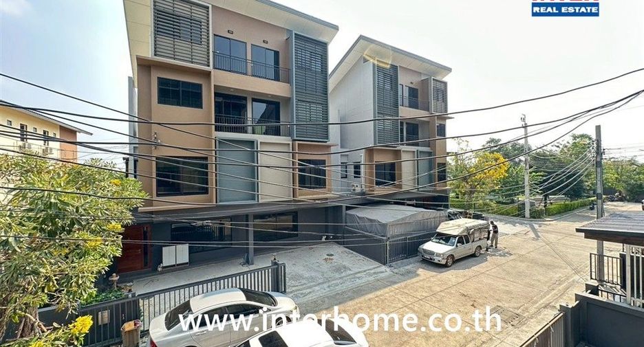 Local comercial en venta de 4 habitaciones en Pak Kret, Nonthaburi