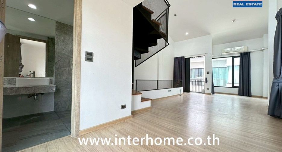 Local comercial en venta de 4 habitaciones en Pak Kret, Nonthaburi