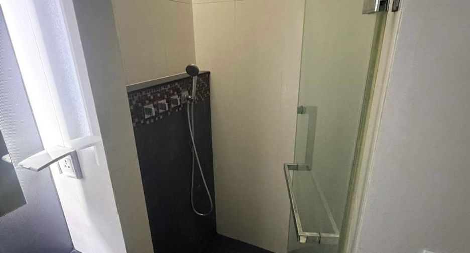 For rent 1 bed condo in Huai Khwang, Bangkok