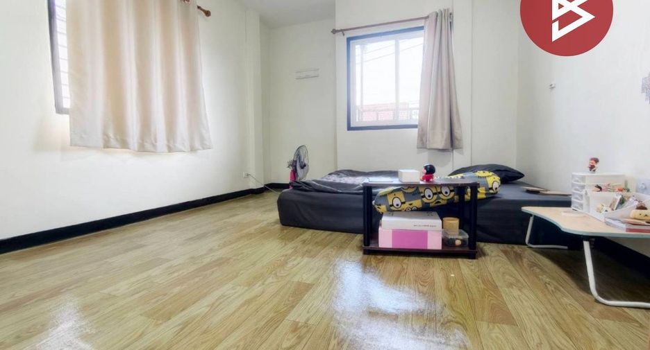 For sale 4 bedrooms house in Ban Bueng, Chonburi