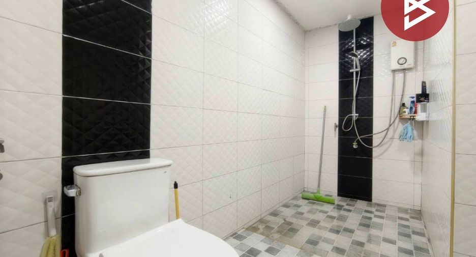 For sale 4 bedrooms house in Ban Bueng, Chonburi