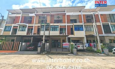Casa adosada en venta de 3 habitaciones en Bang Khae, Bangkok