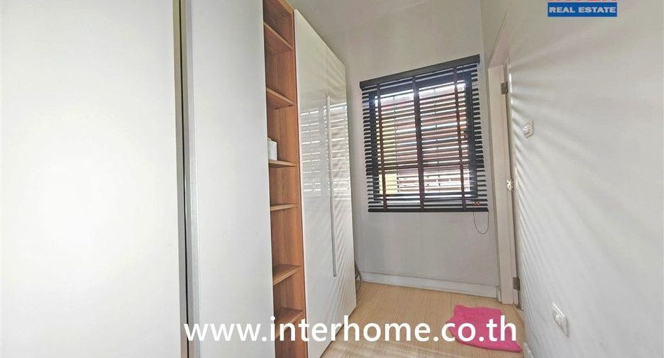 Casa adosada en venta de 3 habitaciones en Bang Khae, Bangkok