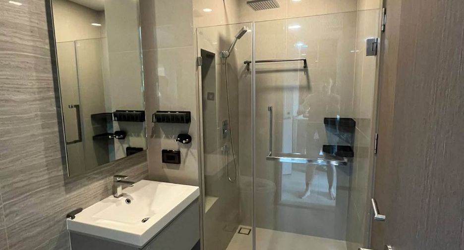 For rent 1 bed condo in Phaya Thai, Bangkok