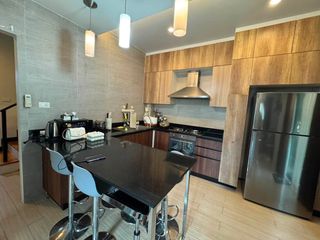 For rent 4 bedrooms house in Din Daeng, Bangkok