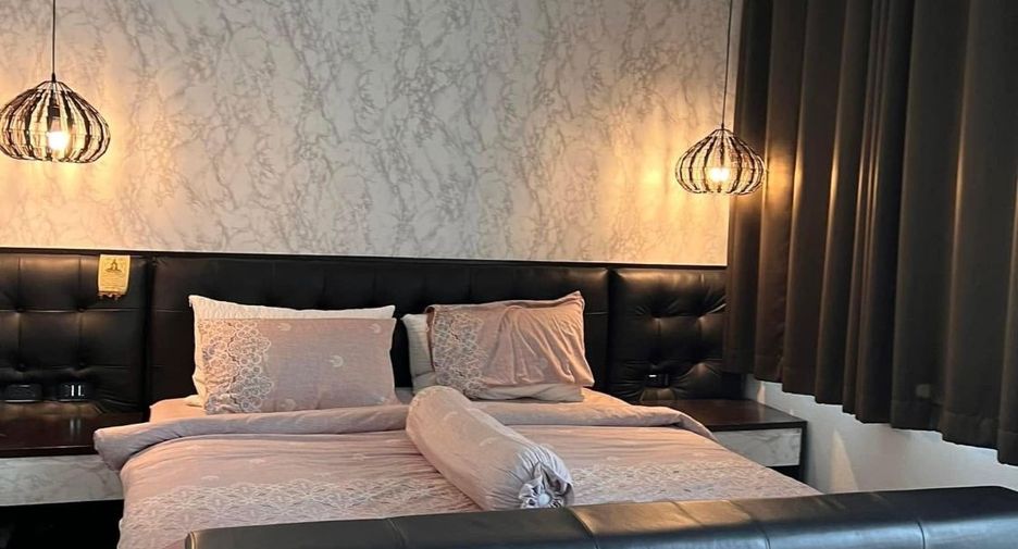 For rent 4 bedrooms house in Din Daeng, Bangkok
