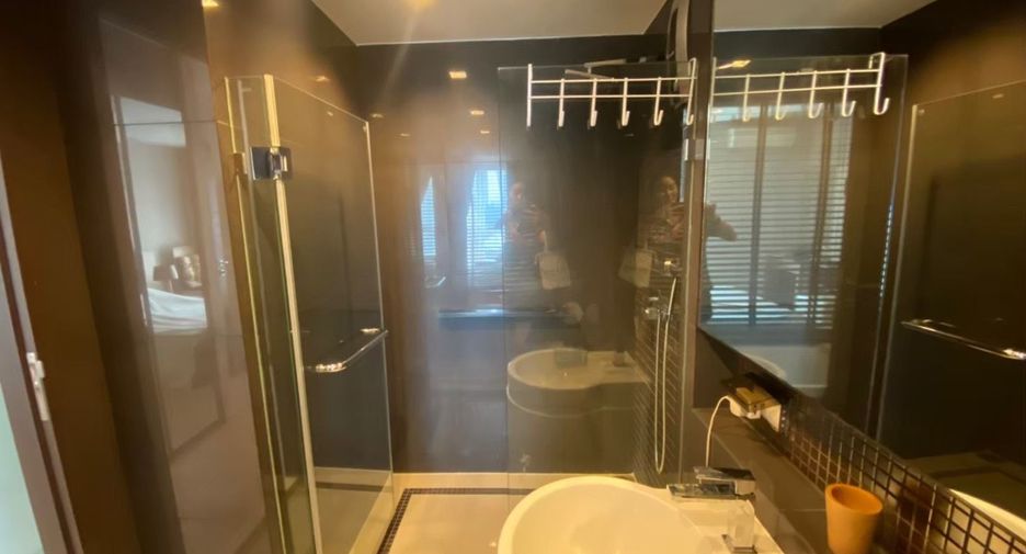 For sale 1 bed condo in Sathon, Bangkok