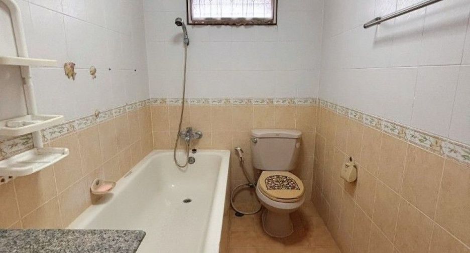 Haus zum Kauf mit 4 Zimmer in Bang Phli, Samut Prakan
