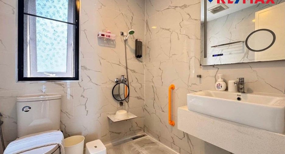 For sale 4 bedrooms house in Bang Lamung, Chonburi