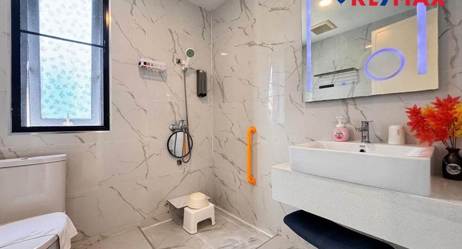 For sale 4 bedrooms house in Bang Lamung, Chonburi