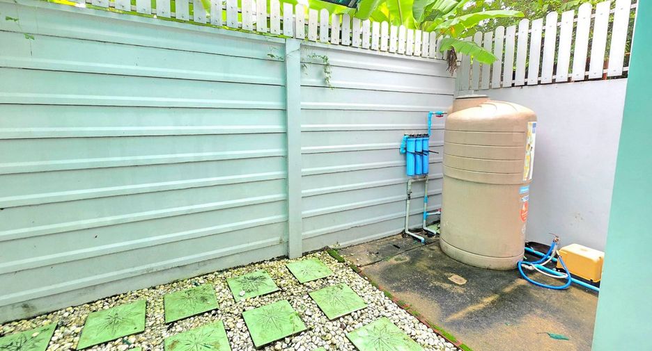 For sale 3 bedrooms townhouse in Bueng Kum, Bangkok