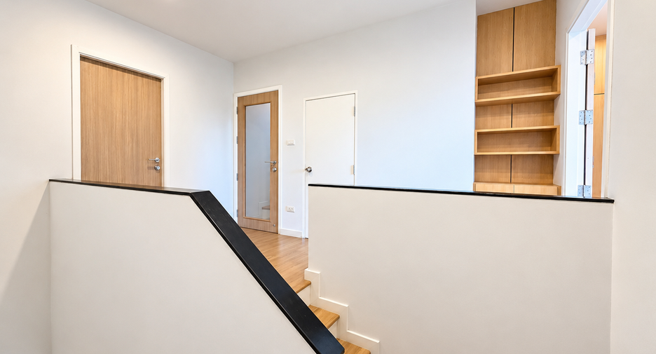 For sale 3 bedrooms townhouse in Bueng Kum, Bangkok