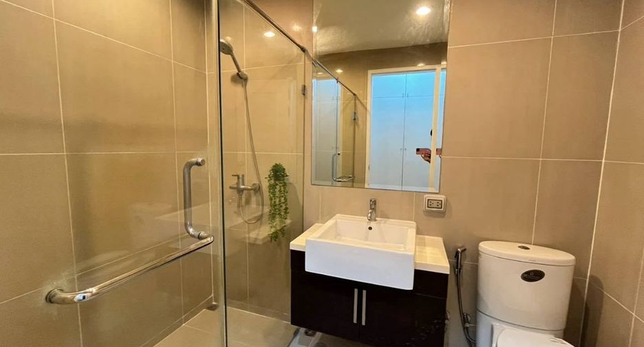For rent 1 bed condo in Watthana, Bangkok