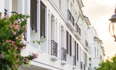 Reihenhaus zur Miete mit 3 Zimmer in Phra Khanong, Bangkok