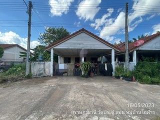 À vendre 1 chambre maison de ville à Khiri Rat Nikhom, Surat Thani
